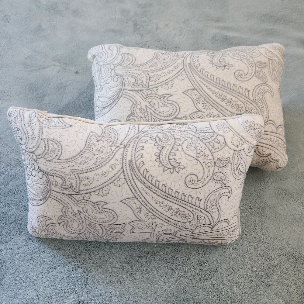 Harbor House Modern Desing Pair of Decorative Pillows 12x18 inch Chelsea, Blue